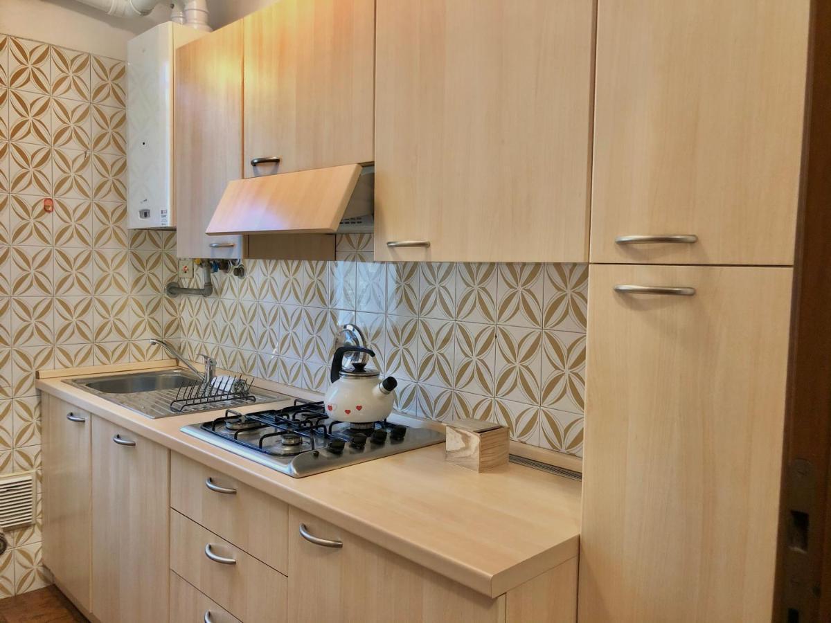 Jolly Apartments Сирмионе Екстериор снимка