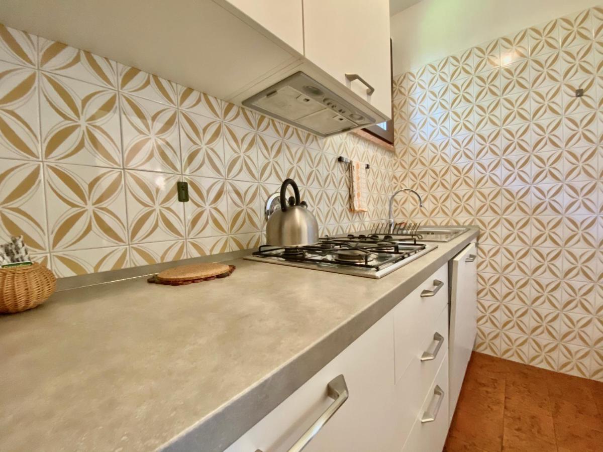 Jolly Apartments Сирмионе Екстериор снимка