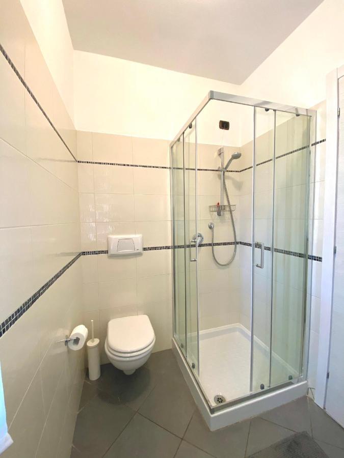 Jolly Apartments Сирмионе Екстериор снимка