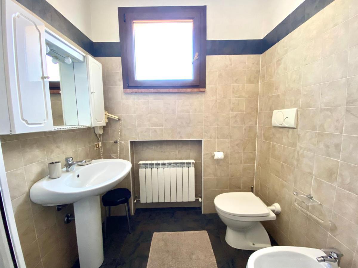 Jolly Apartments Сирмионе Екстериор снимка