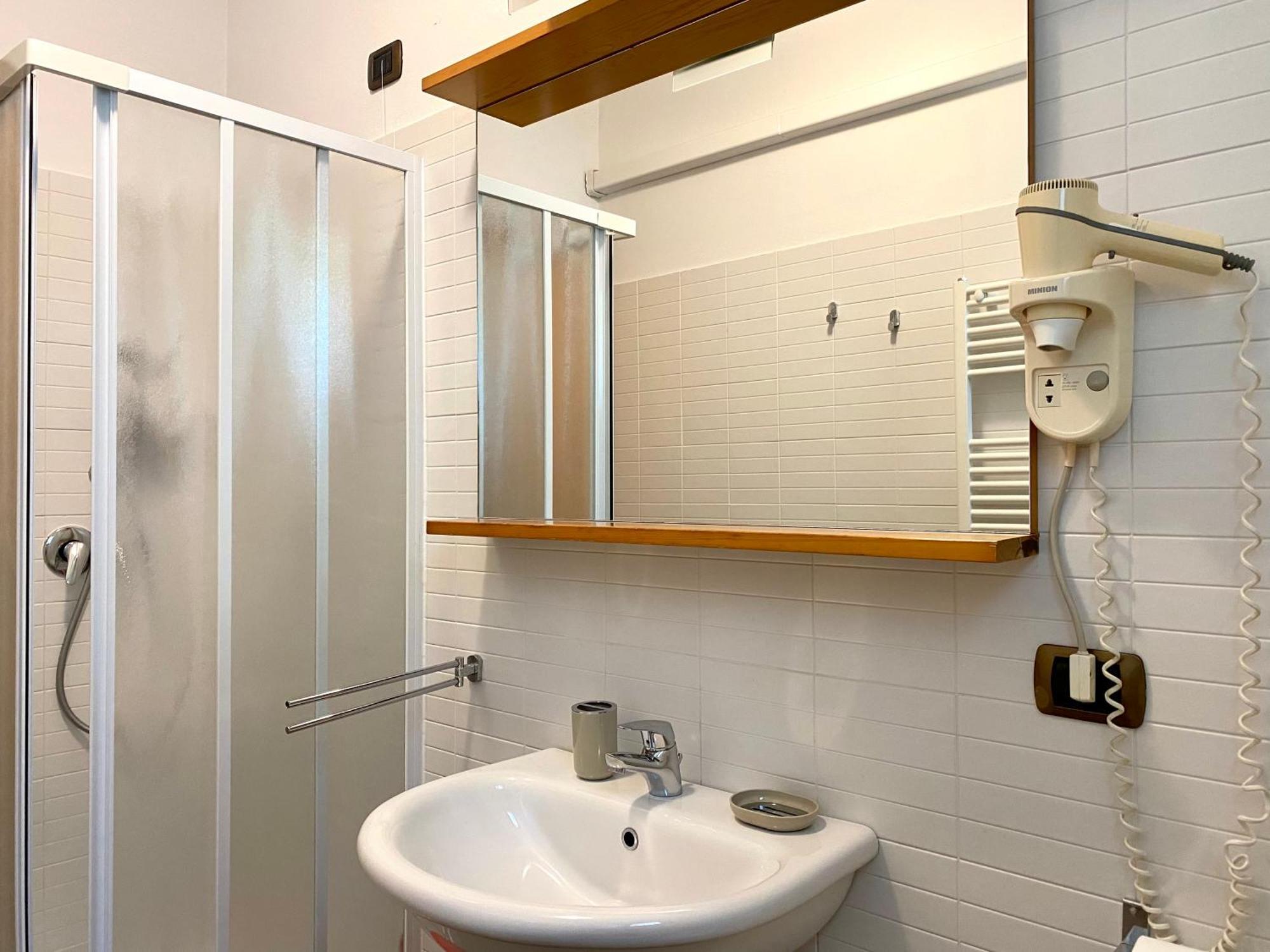 Jolly Apartments Сирмионе Стая снимка
