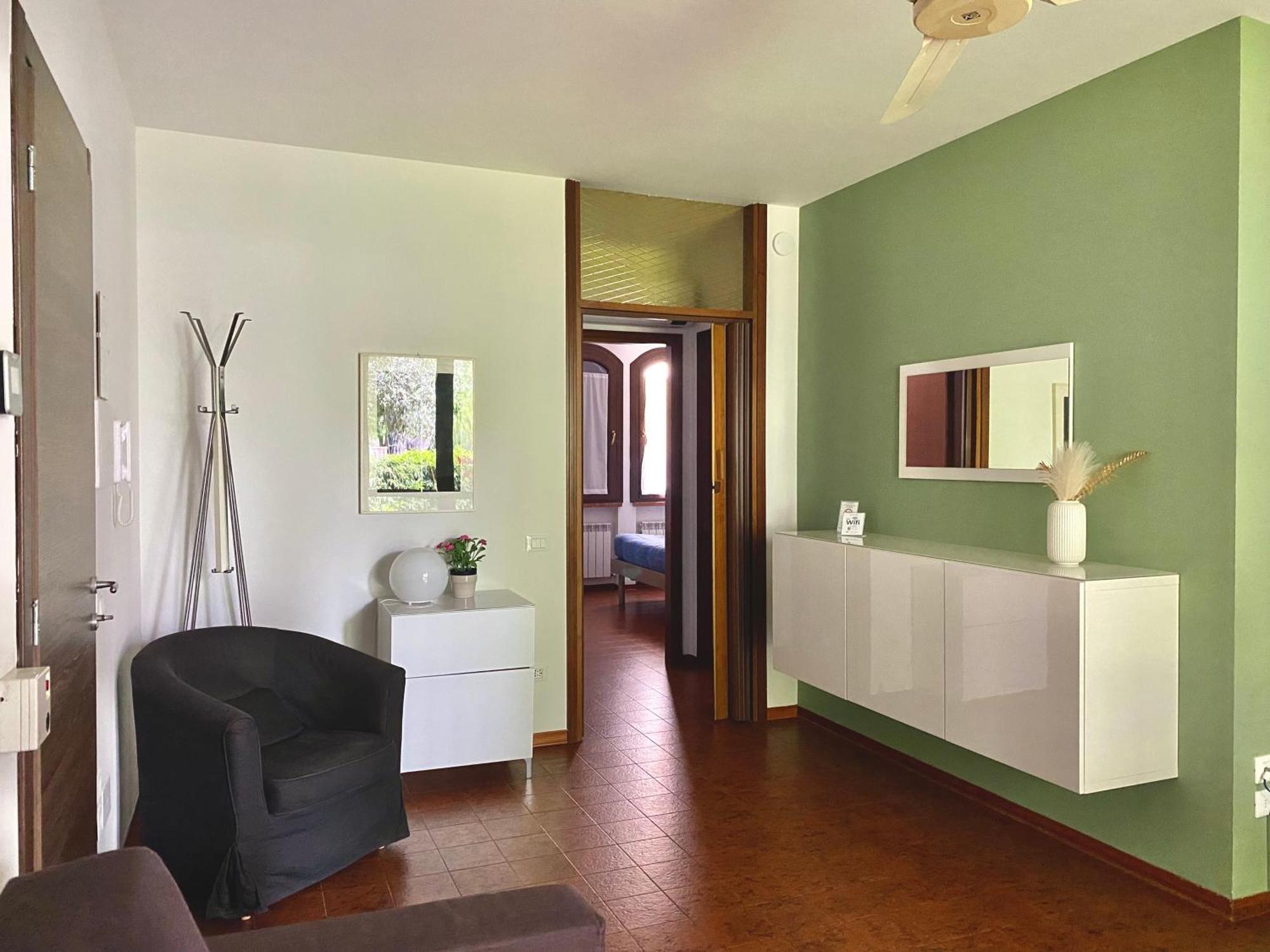 Jolly Apartments Сирмионе Екстериор снимка