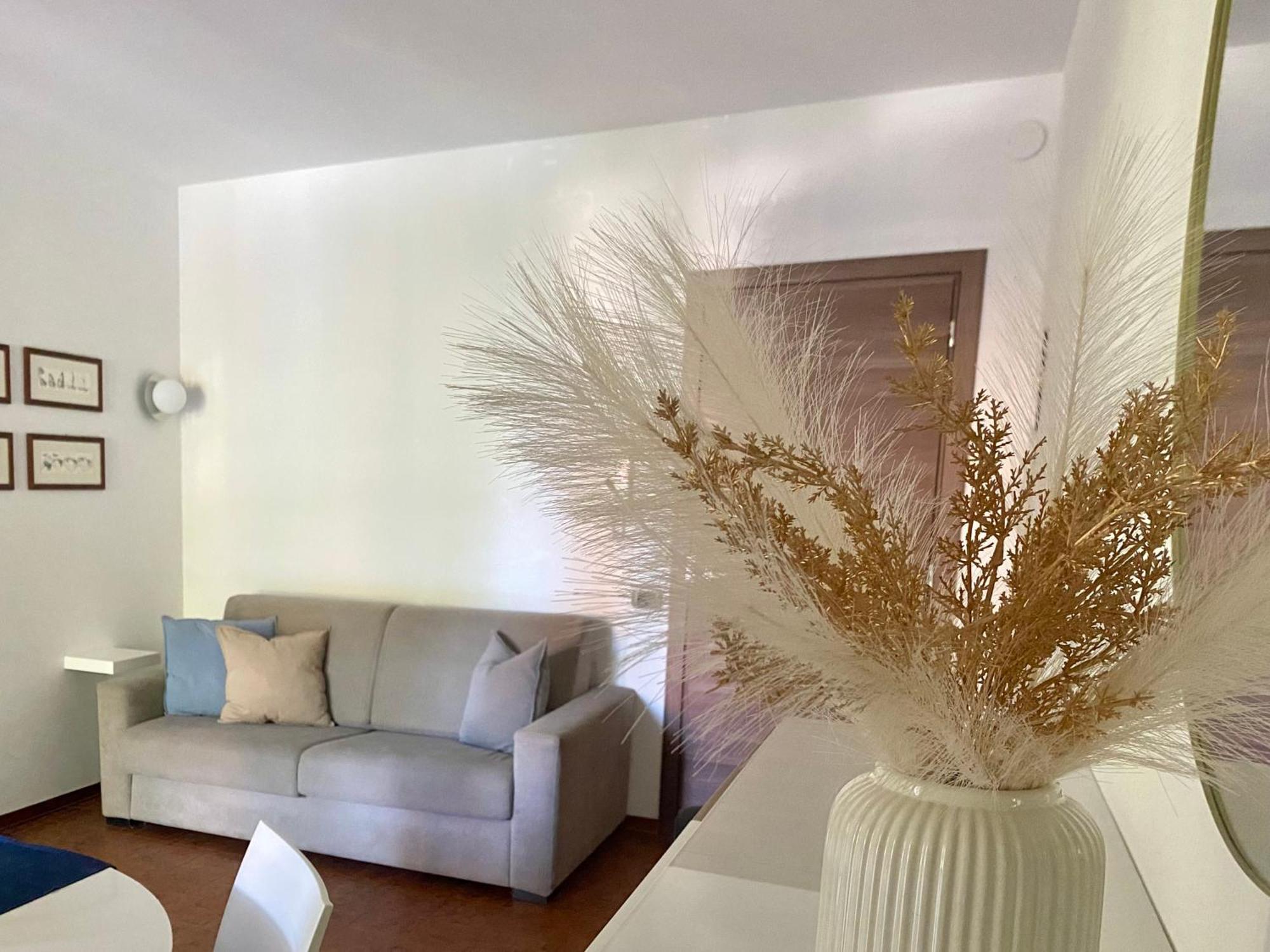 Jolly Apartments Сирмионе Екстериор снимка