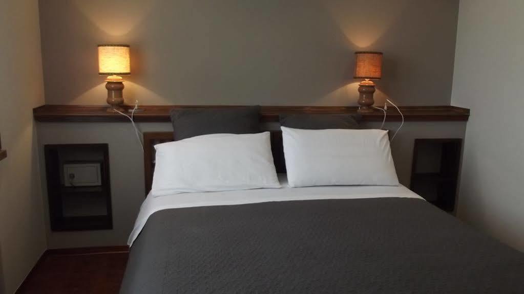 Jolly Apartments Сирмионе Екстериор снимка